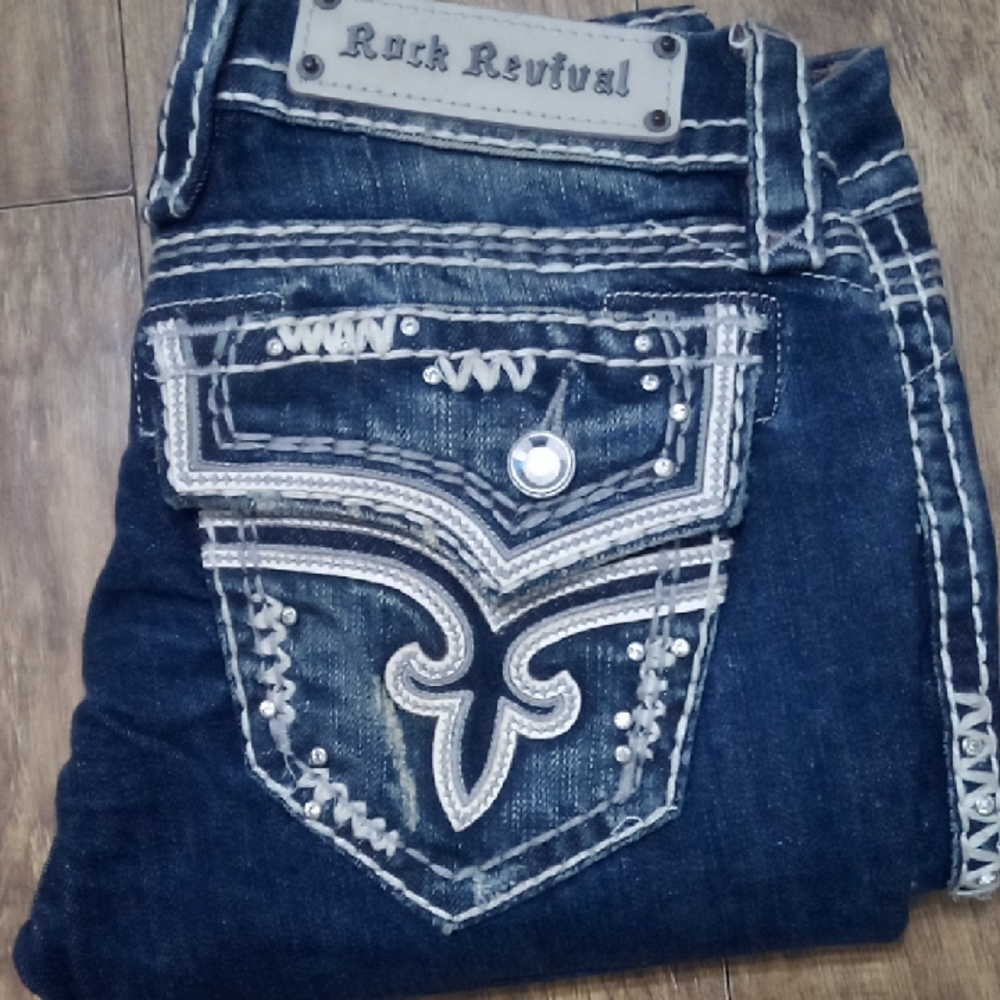 Rock Revival Women's 26 Bejeweled Flap Pockets Distressed NWOT